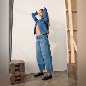 Abercrombie and Fitch the barrel jean mid rise curve love